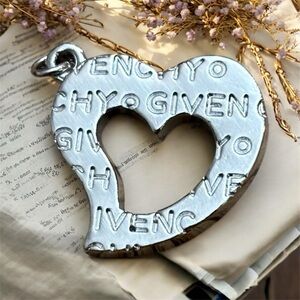 Givenchy Hearr Charm